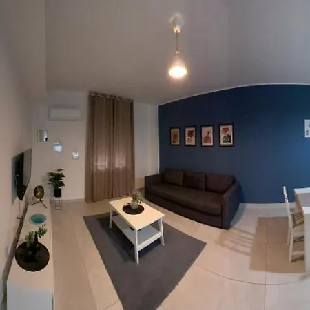 Arentalhouse * كروتوني